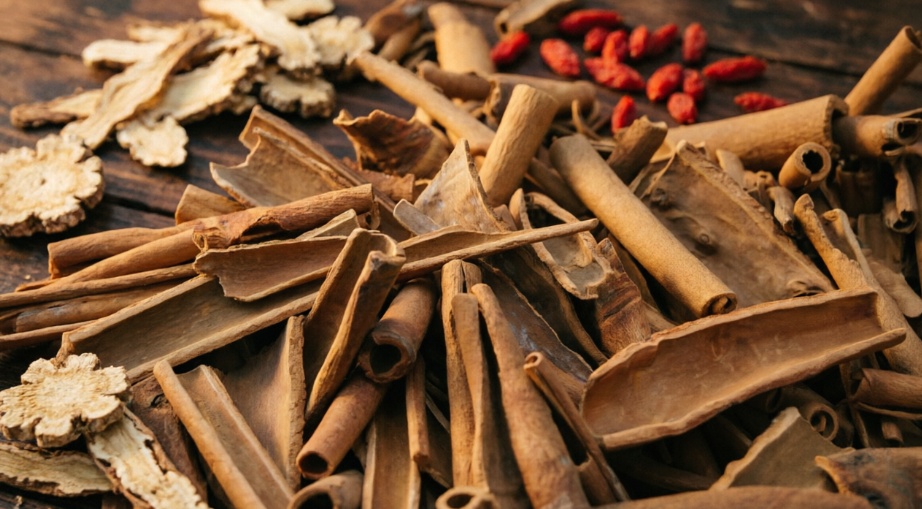 Cassia Bark in Chai, Mulled Wine, Hot Chocolate and Herbal Tea: Beverage Flavor Guide Cassia Bark in Chai, Mulled Wine, Hot Chocolate and Herbal Tea: Beverage Flavor Guide